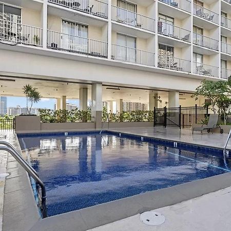 Gem Of Waikiki At Inn On The Park Honolulu Bagian luar foto
