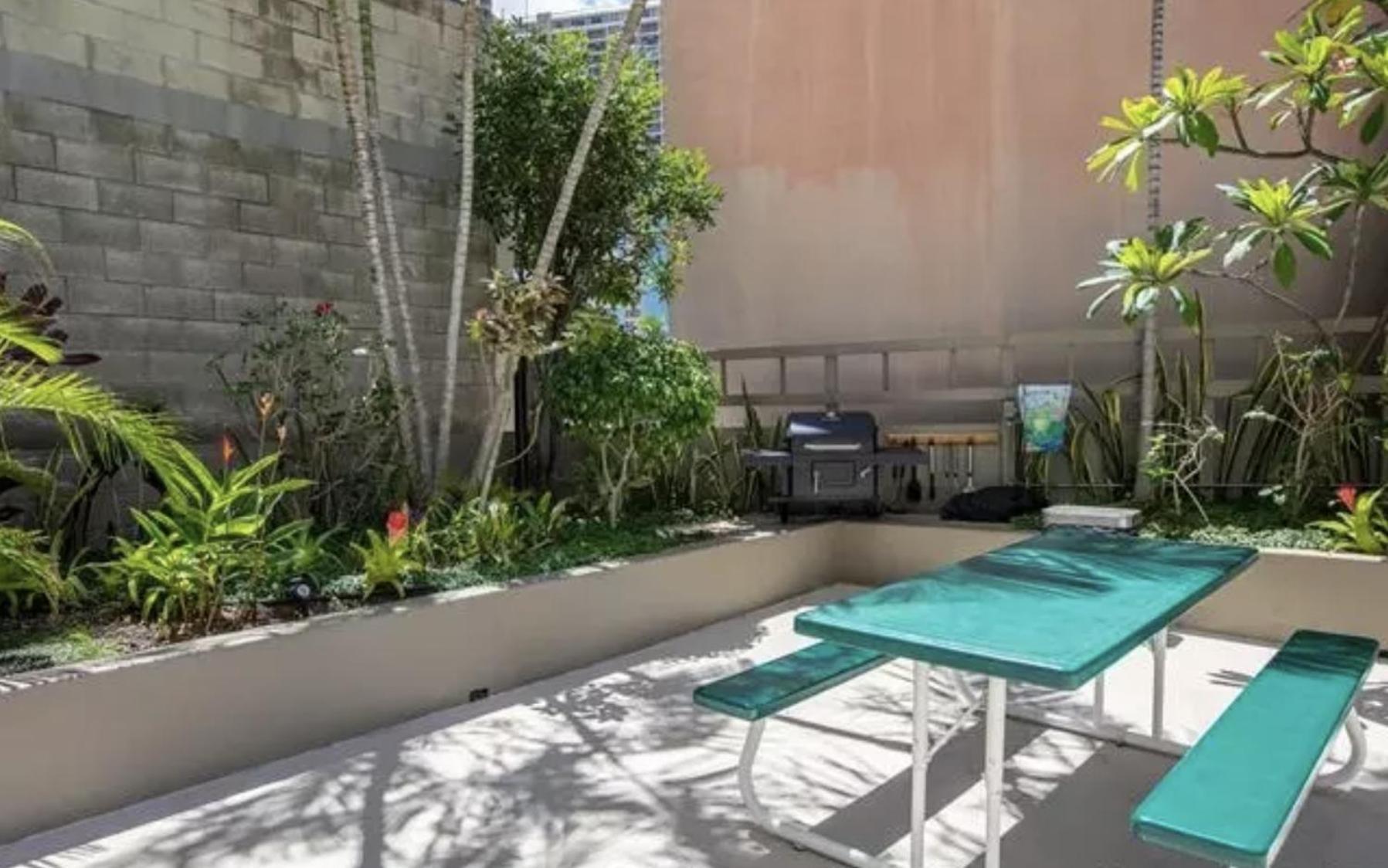 Gem Of Waikiki At Inn On The Park Honolulu Bagian luar foto