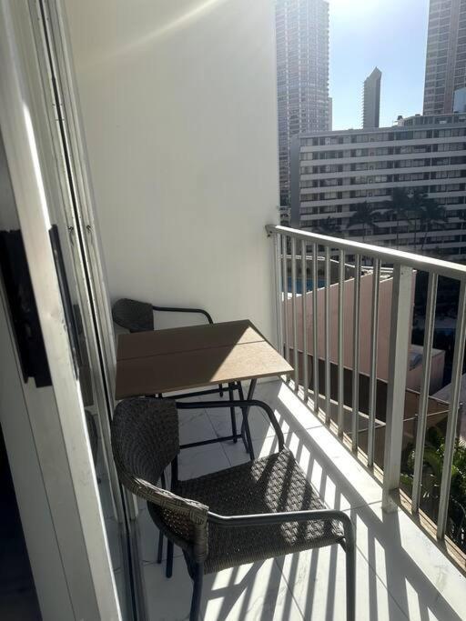 Gem Of Waikiki At Inn On The Park Honolulu Bagian luar foto