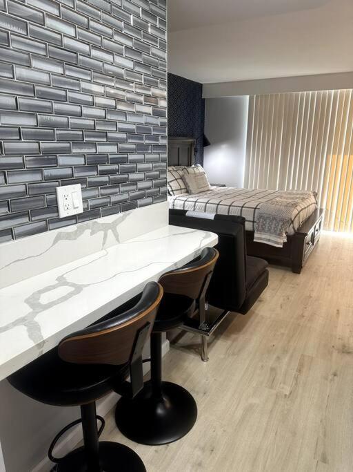 Gem Of Waikiki At Inn On The Park Honolulu Bagian luar foto