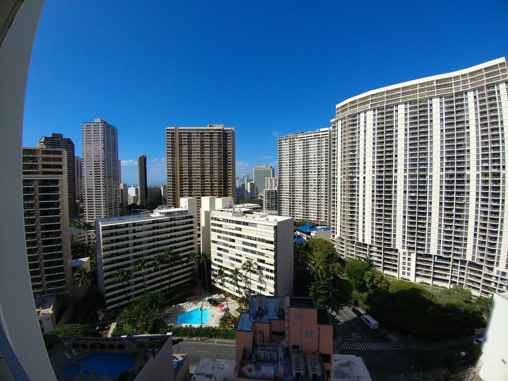 Gem Of Waikiki At Inn On The Park Honolulu Bagian luar foto