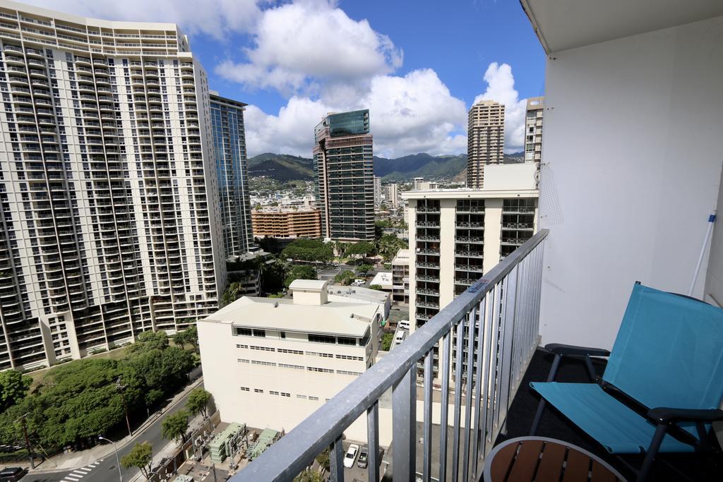 Gem Of Waikiki At Inn On The Park Honolulu Bagian luar foto