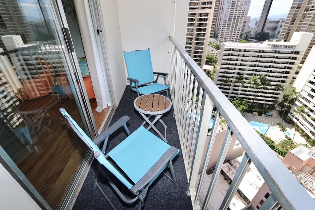 Gem Of Waikiki At Inn On The Park Honolulu Bagian luar foto